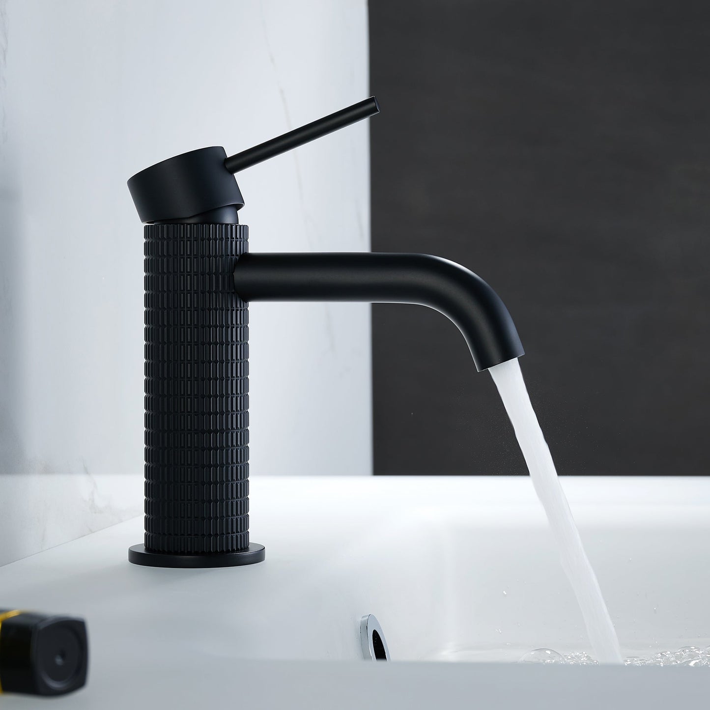 Mendavia Single-Handle Basin Bathroom Faucet in Matte Black