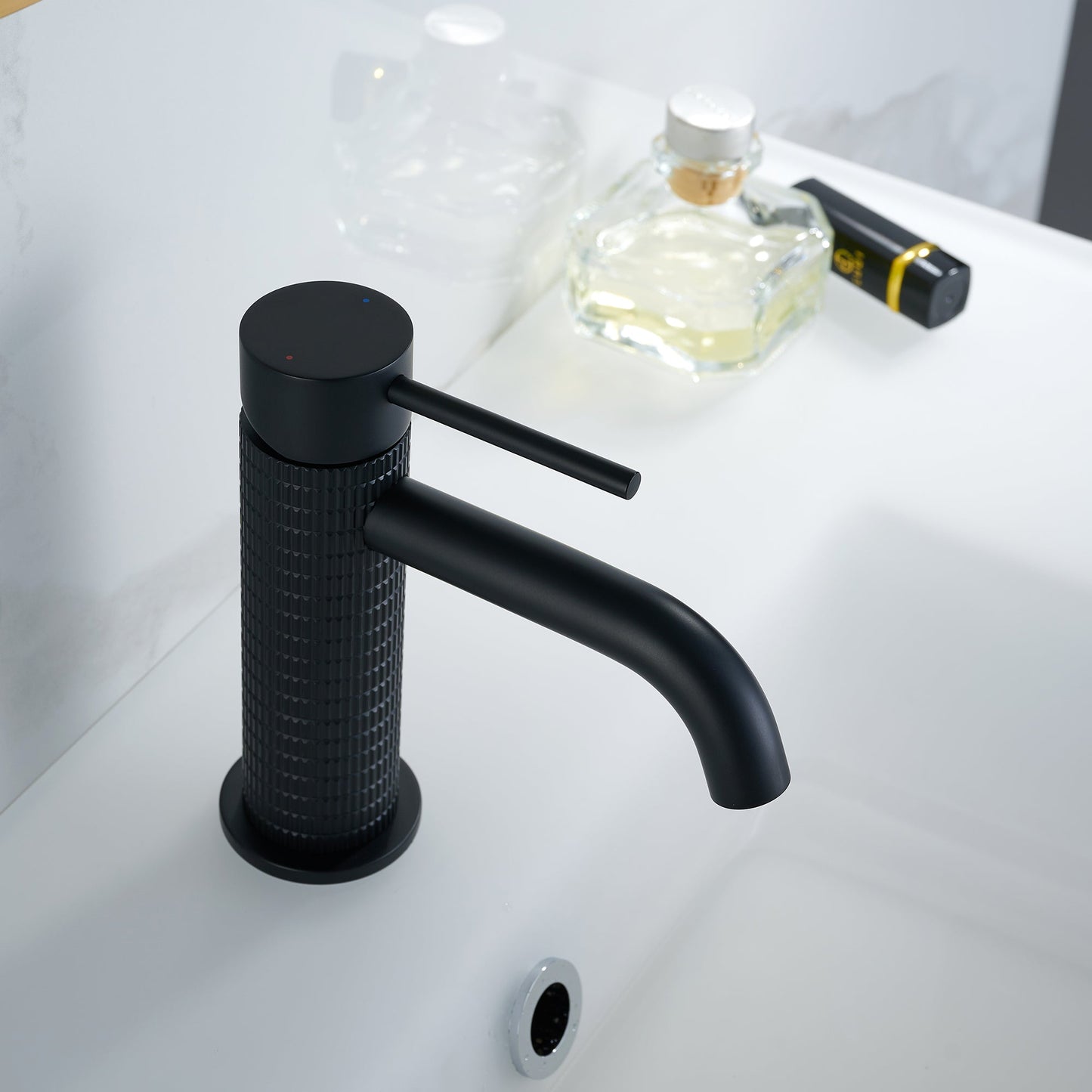 Mendavia Single-Handle Basin Bathroom Faucet in Matte Black