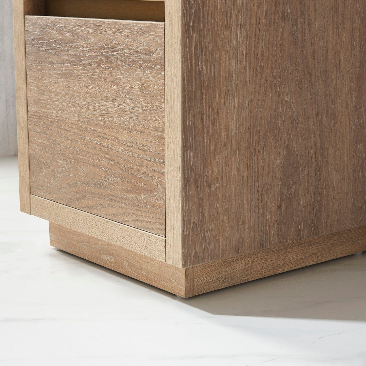 Huesca 18" Single Sink Bath Vanity in North American Oak with White Composite Integral Square Sink Top