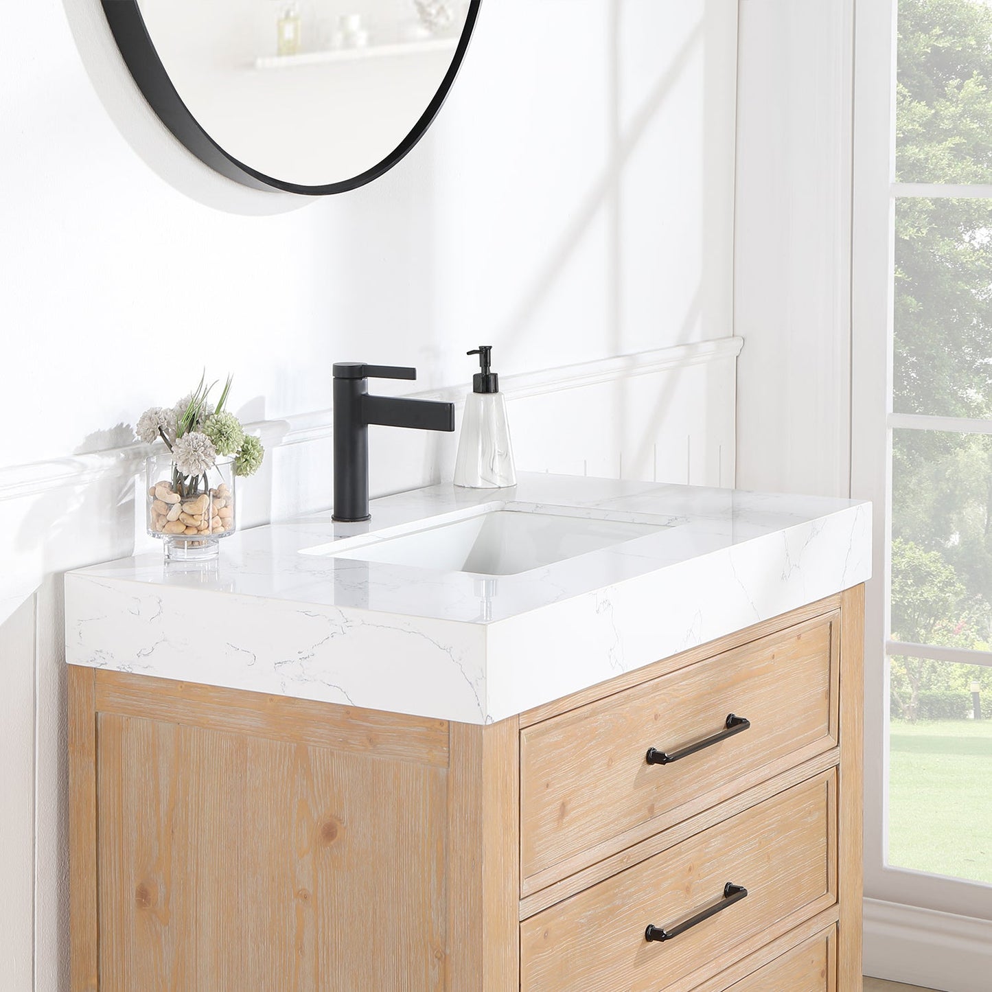 León 36in. Free-standing Single Bathroom Vanity in Fir Wood Brown with Composite top in Lightning White