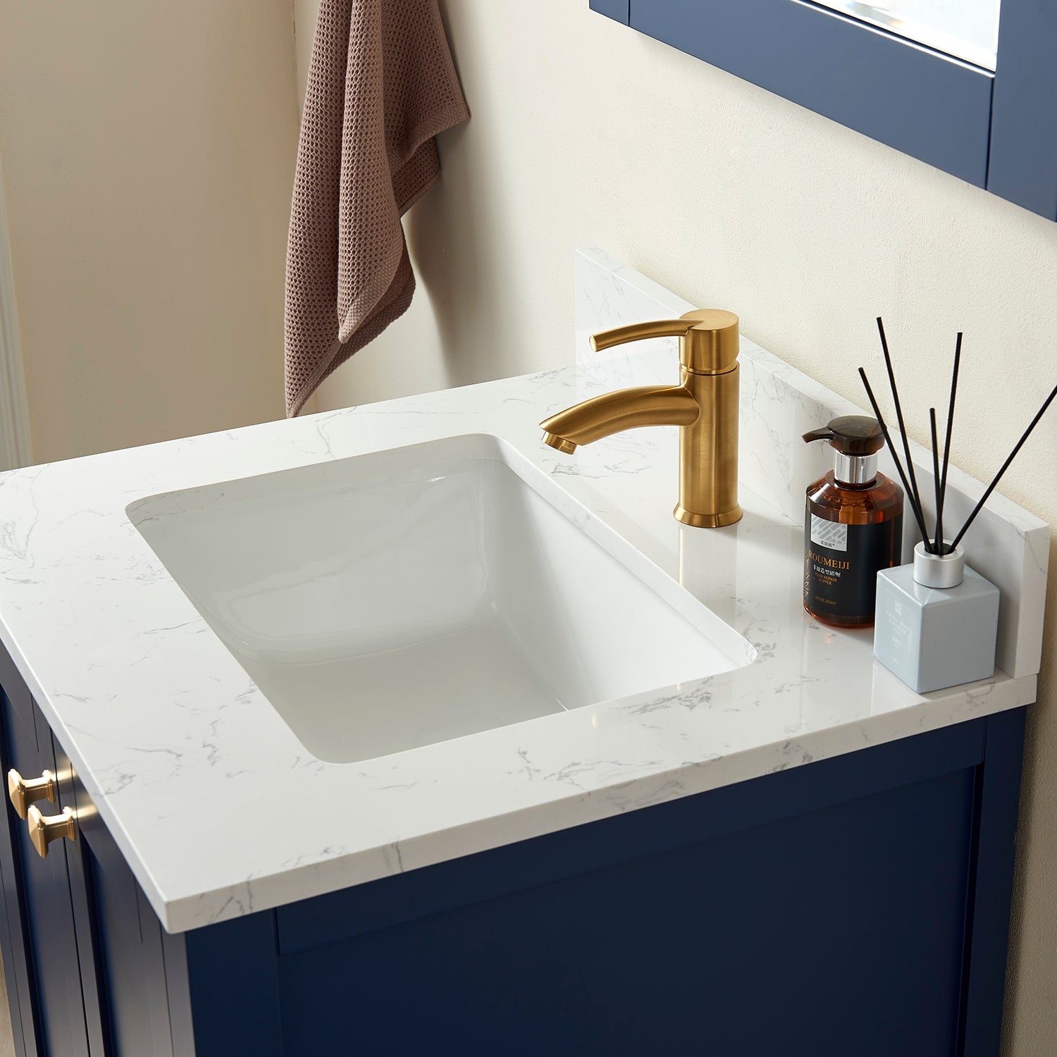 Shannon 24" Single Vanity in Royal Blue and Composite Carrara White Stone Countertop