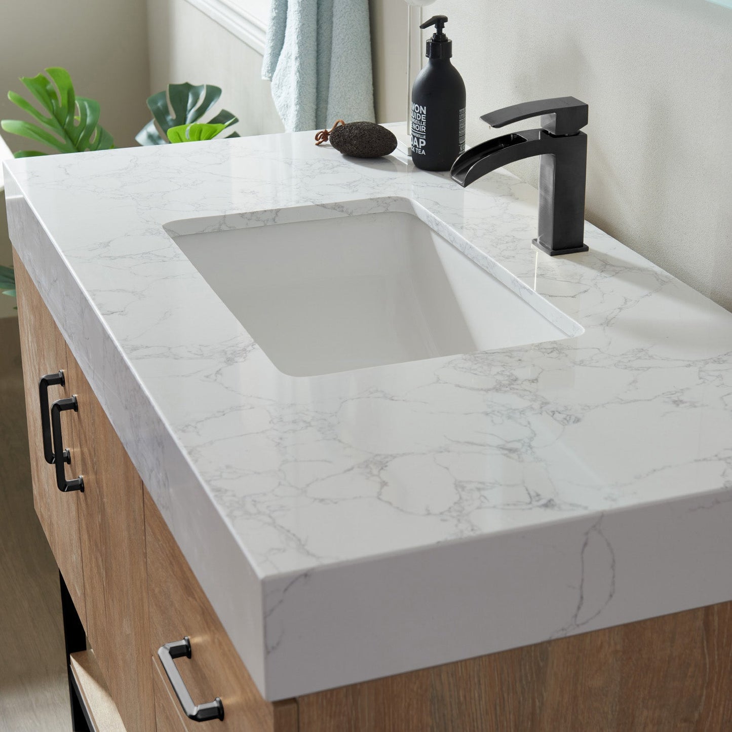 Alistair 42B" Single Vanity in North American Oak with White Grain Stone Countertop