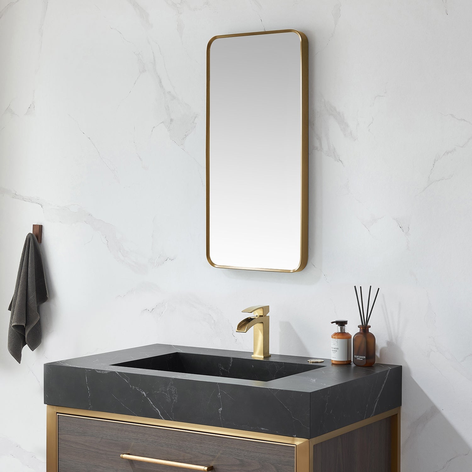 Mutriku 18 in. W x 36 in. H Rectangle Metal Wall Mirror in Brushed Gold