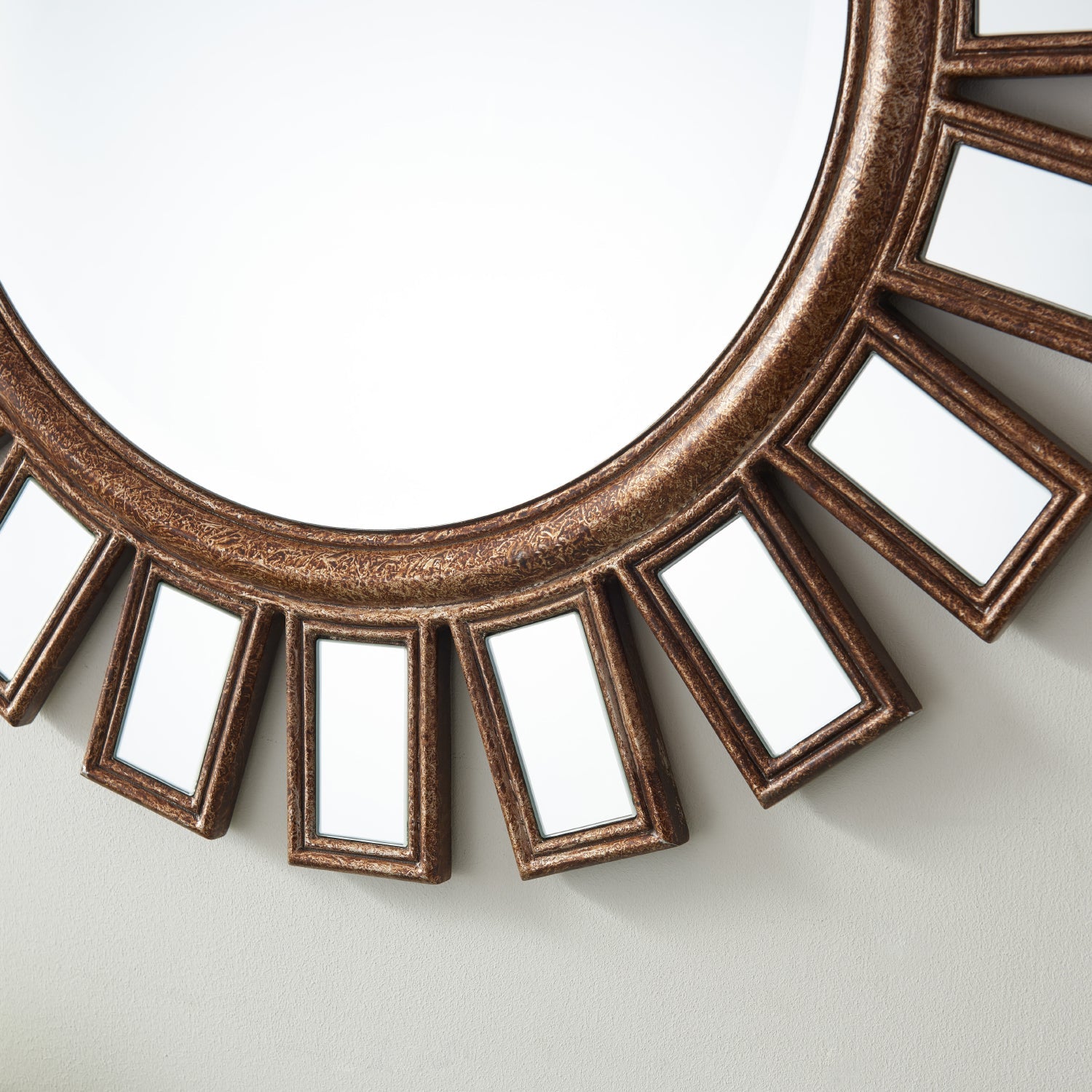 Vinnova Avellino 30" Circle Bathroom/Vanity Antique Brass framed Wall Mirror