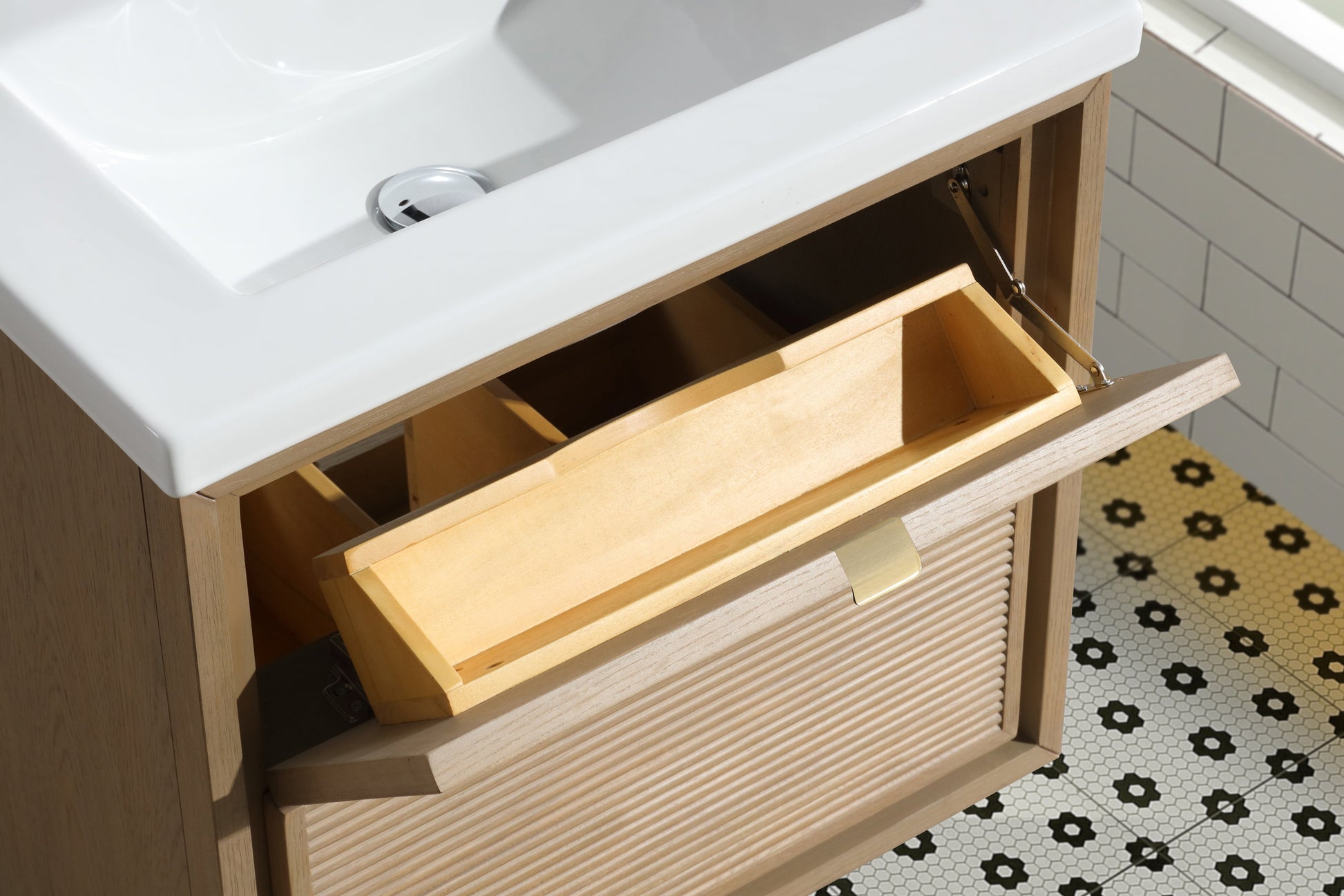 Hermosa 24" Floating Bathroom Vanity Oak